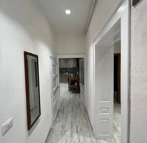 Central Apartament Brasov דירה